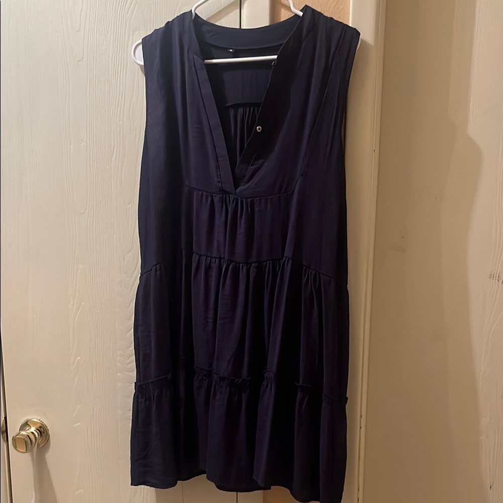 👗 Chic Navy Tiered Sleeveless Dress GUC